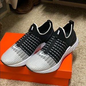 Nike React Phantom Run FK2 size 8.5